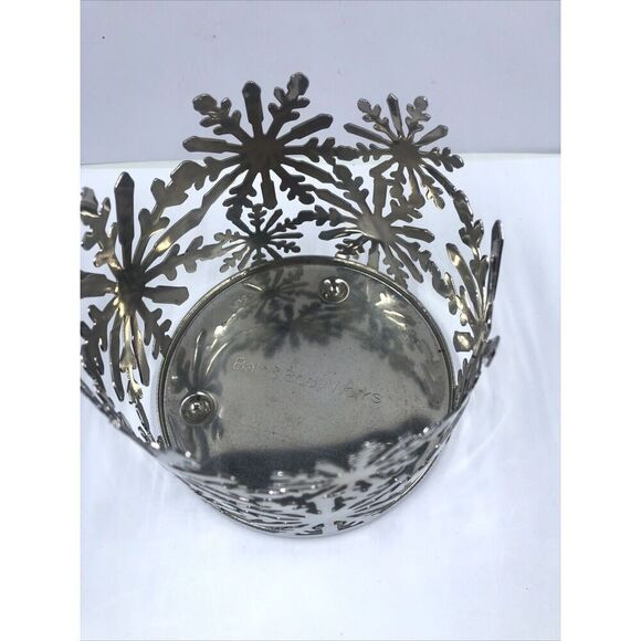 Slatkin Bath & Body Works 4 oz  Metal Sleeve Candle Holder Christmas  Snowflakes - Picture 5 of 8